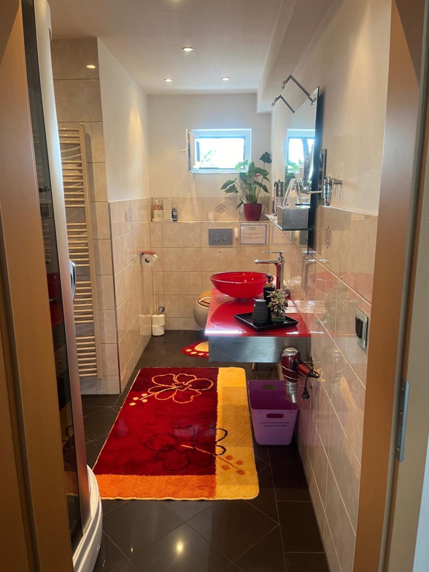 Gaestezimmer In Ratingen Bei Duesseldorf Mit Einem Hauch Luxus Exterior foto